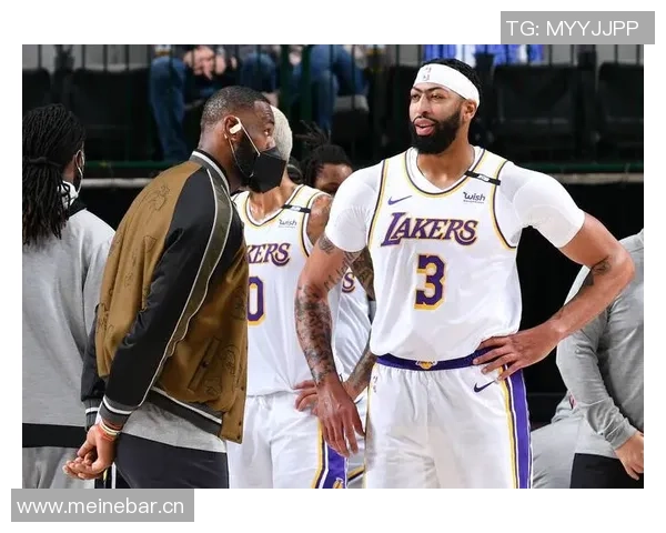 湖人第三节狂飙31-15逆转黄蜂赛季最佳表现再现球场风采